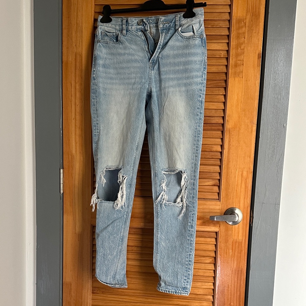 American Eagle Outfitters Light Blue Distressed Straight Leg Jeans
